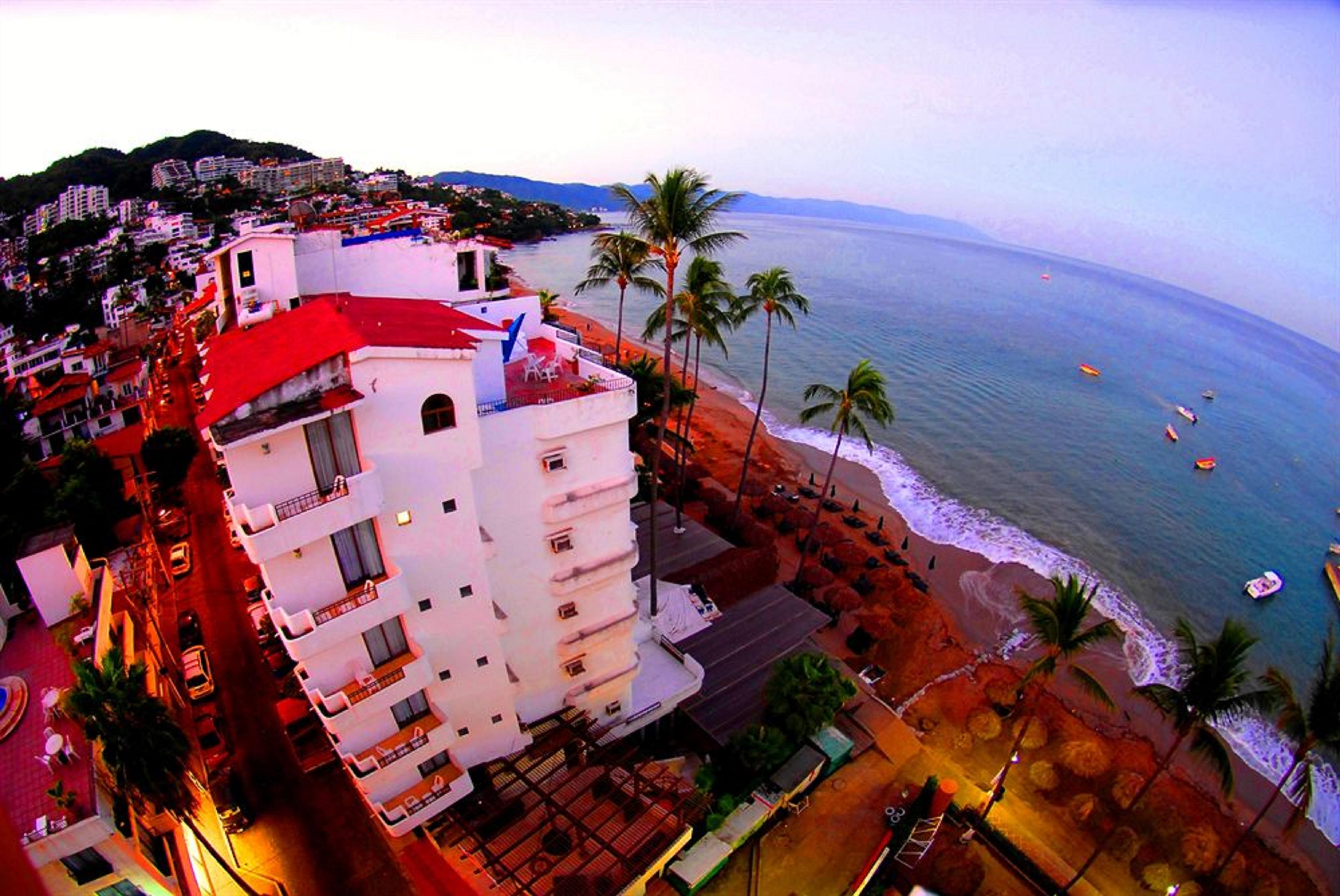 Emperador Vallarta Beachfront Hotel And Suites Puerto Vallarta Dış mekan fotoğraf